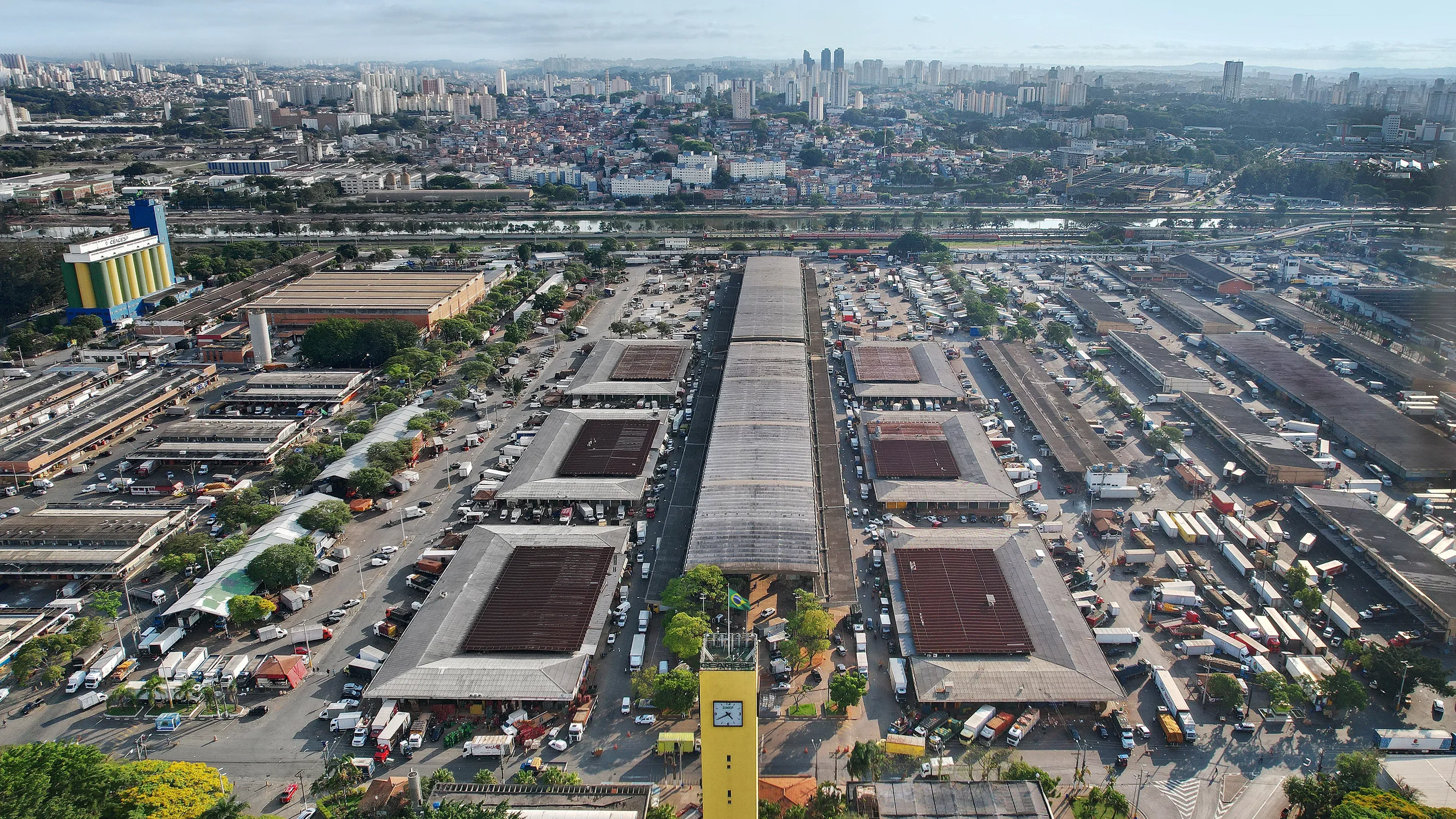 Vista aérea da CEAGESP, onde a Confruty opera desde 1984